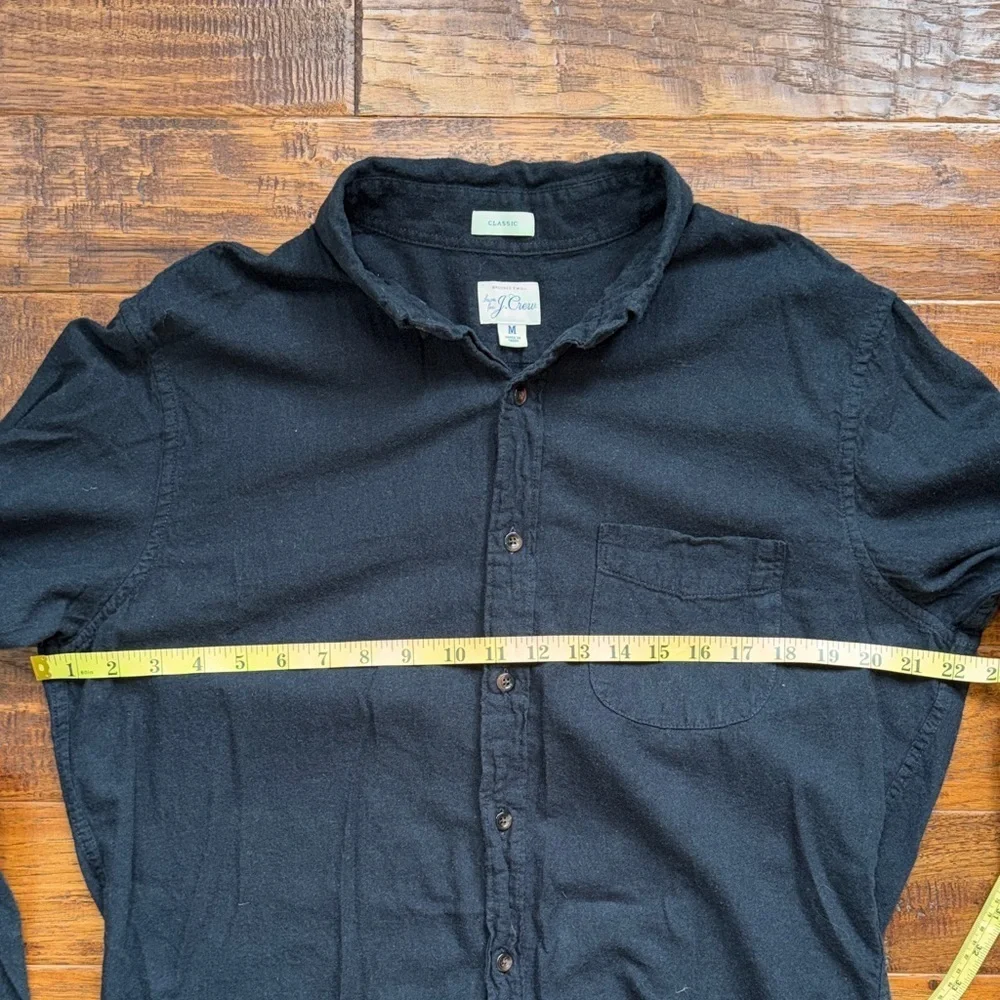 J. Crew Classic Brushed Twill Button Down Shirt, Size Medium